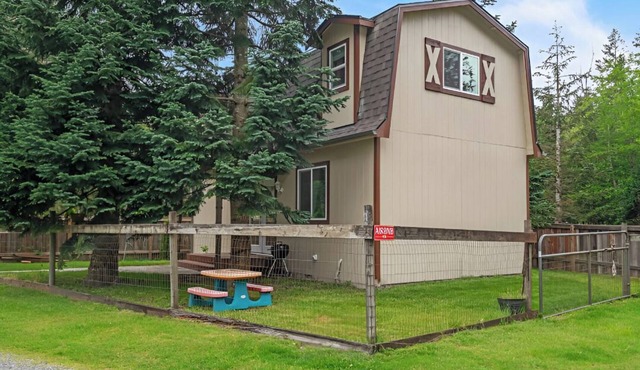 Charming 3-bedroom cottage in serene Enumclaw with AC in Enumclaw