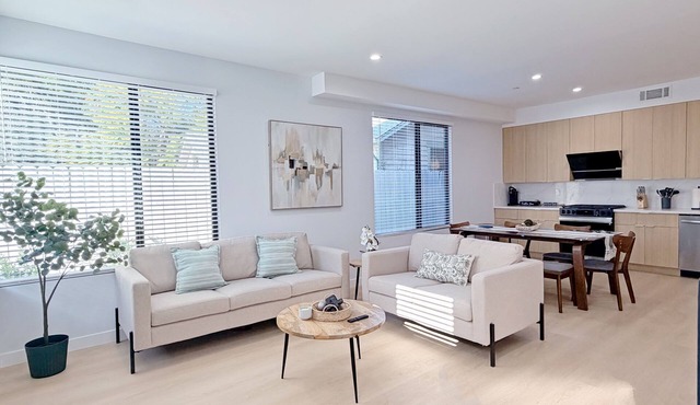 Charming 3-bedroom house in lovely Pasadena with AC in Pasadena