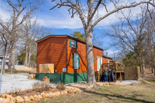 Charming Cabin - Pondview - Hot Tub in Carthage