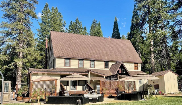 Charming Historic B&B Room in Downtown Dorrington in Dorrington