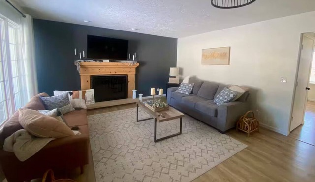 Charming & quiet 2-bedroom house in Walnut Creek in Sugarcreek