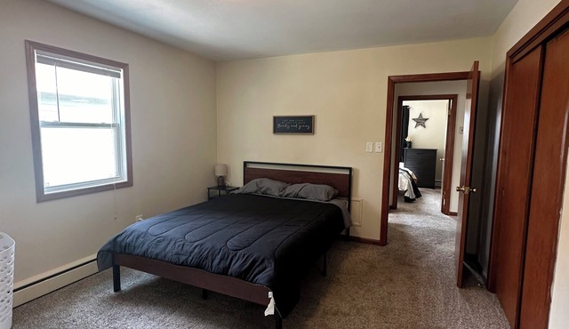 Clean & Cozy Spacious Apartment in Bismarck