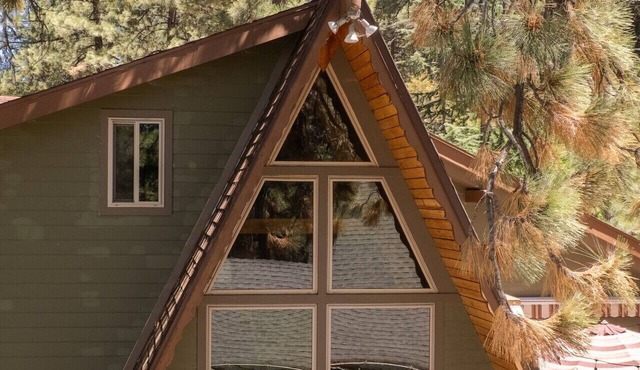 Cloud 9 Cozy A-Frame | Wrightwood Escape in Wrightwood