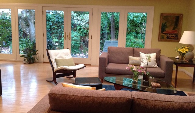 Comfortable 3 BR home in Menlo Park available for 2-3 month rental.