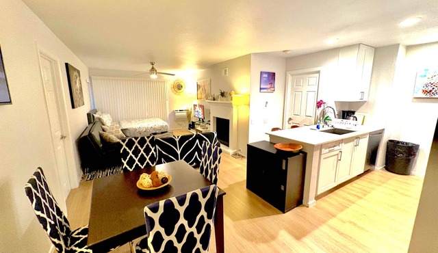 Cozy Marina del Rey Stay Near the Beach