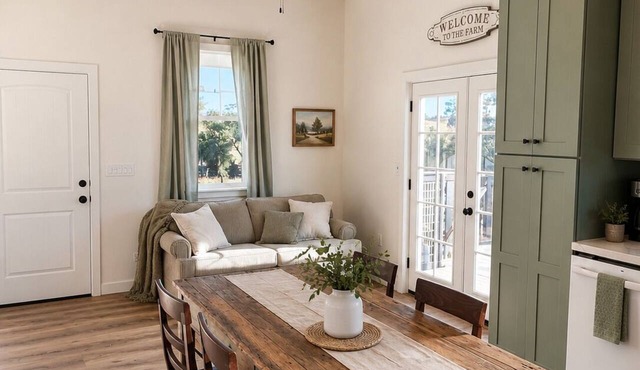 Cozy Wine Country Farm Retreat with Hot Tub in Templeton
