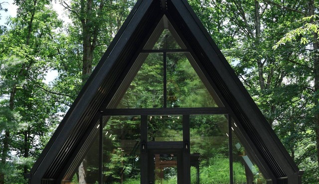 Creative Cabins - The Frame in Logan