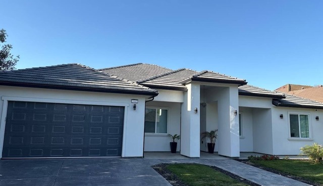 Custom house for luxury living for 10 people. in Lodi