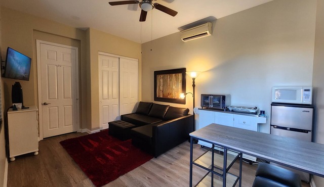 Desert Oasis 5 direct miles from Coachella Festival in Indio