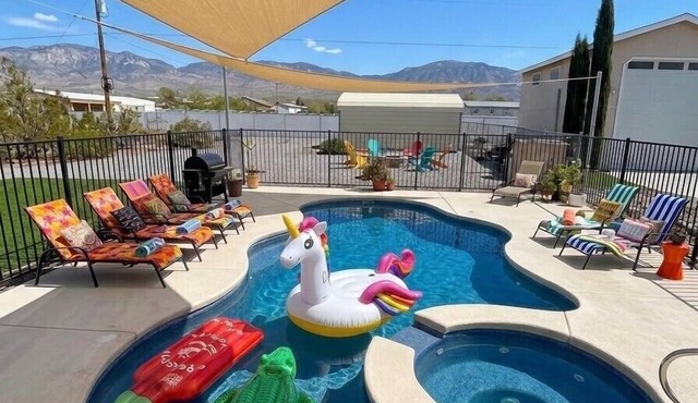 Desert Oasis Pool Fire Pit 1hr Death Valley& Vegas