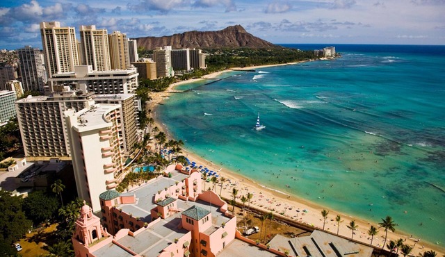 Direct Oceanfront in the Heart of Waikiki! Spectacular New Custom Reno! in Honolulu
