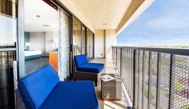 DoubleTree by Hilton Carson in Carson