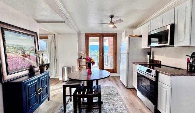 Enjoy a comfortable one-bedroom suite designed for extended stays in Corona. This private second-floor unit is ideal for traveling professionals, relocation guests, corporate housing, and insurance stays. in Corona