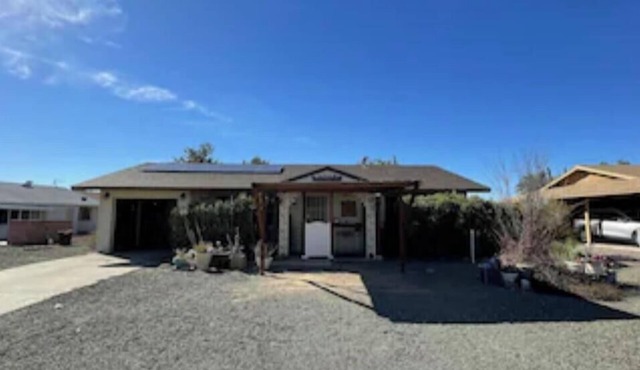 Enjoyable 3-bedroom 1 bath house with Brand New AC unit in sunny Sun City in Sun City