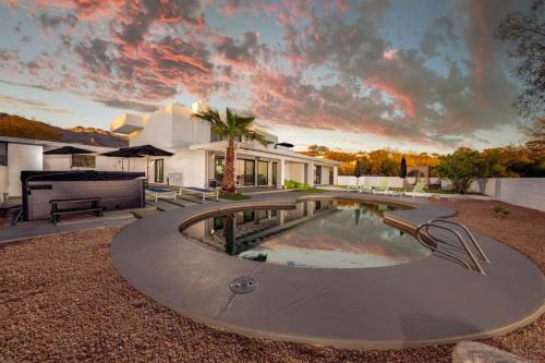 Estate, Home and Guesthouse, 2 Pools, 7 BR 5 BA in Tucson