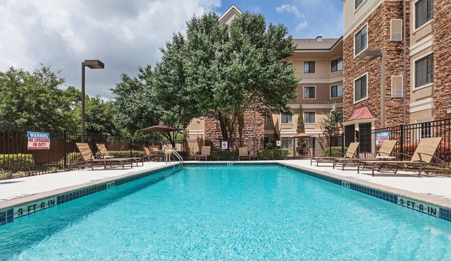 Free Breakfast Buffet. Outdoor Pool. Gym. Great for Business Travelers! in Round Rock