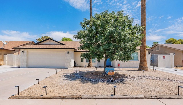 Gilbert AZ 4BR Vacation Home Remodeled Garage in Gilbert
