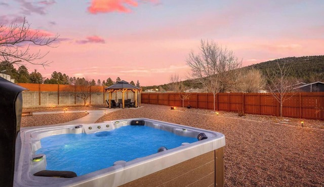 Grand Canyon Basecamp | Hot Tub | 4 King Beds in Williams