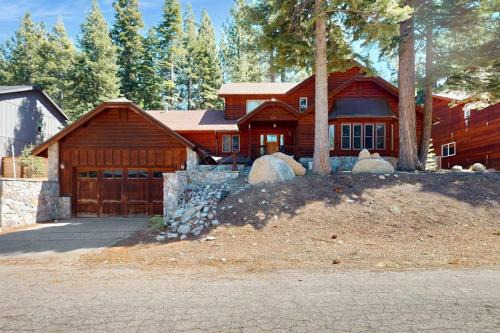 Grand lodge in the woods near golf hiking & skiing with multiple fireplaces