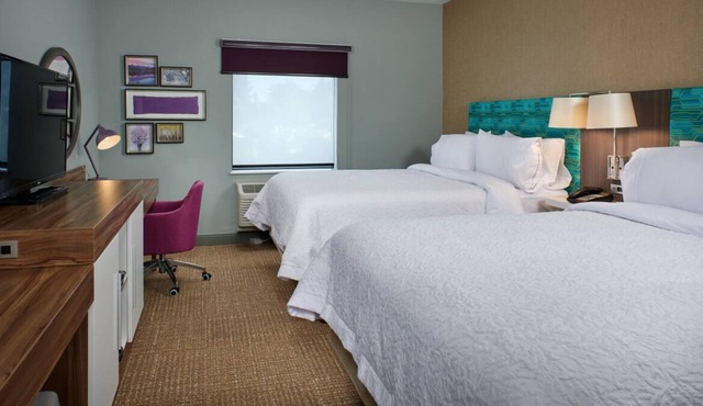 Great Relaxing Overnight! 3 Great Units, Pool, Free Parking & Breakfast in Tigard