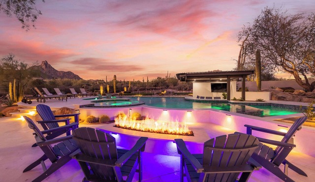 HÓZHÓ | Views, Resort Pool, Hot Tub & Golf Sim in Scottsdale