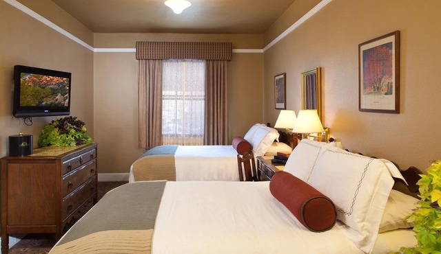 Hassayampa Inn