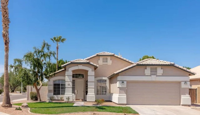 Heated Pool Chandler Home & Chef's Kitchen!