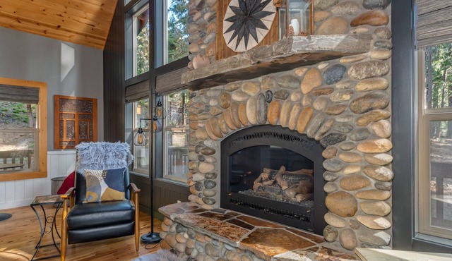 Hiawatha Hideaway- Mountain Getaway in Camp Connell