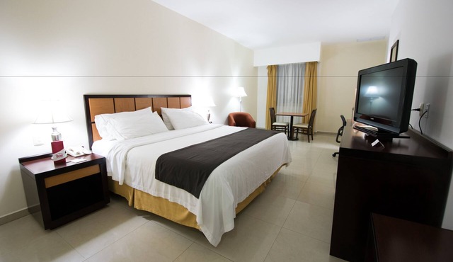 Holiday Inn Express Paraiso Dos Bocas by IHG
