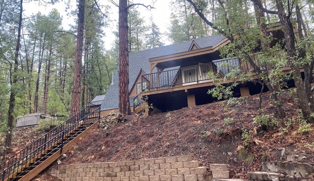 Hot Tub - Cabin in Forest