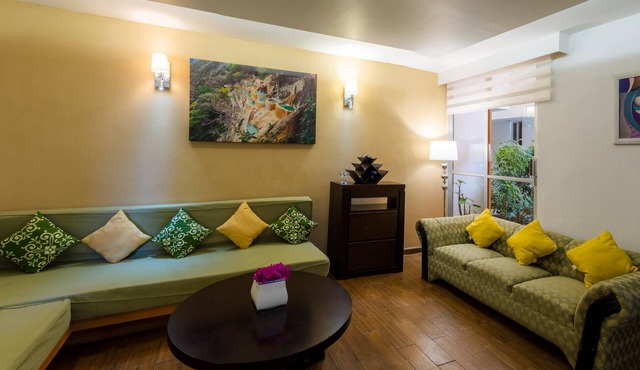 HOTEL DEL VALLE INN