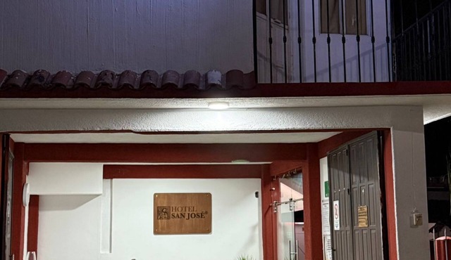 Hotel San Jose Juquila, 450 meters from the temple, ideal for pilgrimages.
