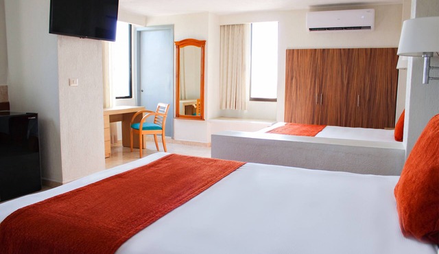 Hotel & Suites Real del Lago