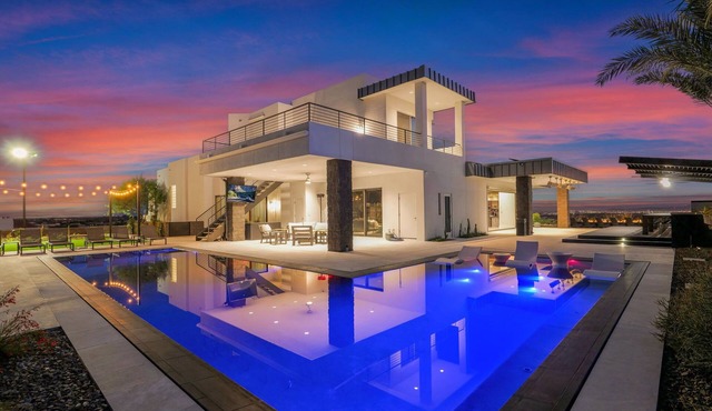 HÓZHÓ Estate at Camelback| Infinity Pool & Hot Tub