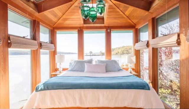 Hudson Riverfront Home in Catskill