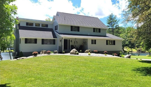 Incredible Lakefront Property with Year-Round Hot Tub - SLEEPS 20 in DuBois