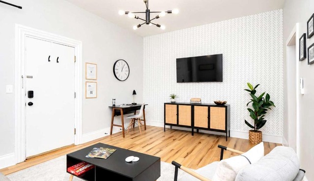 Jennifer's Stylish & Modern Broadway Getaway in Providence