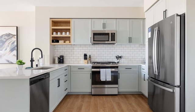 Kasa | Light & Airy Room, Near SJC Airport | Santa Clara