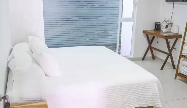King Room - Downtown | With Parking and A/C