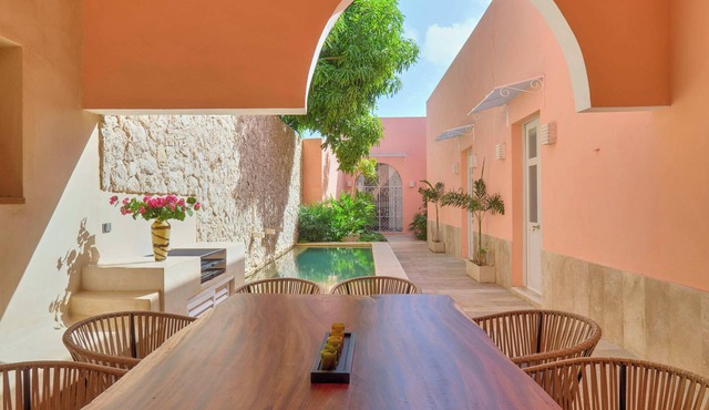 La Casa de los Platos in the Historic Center, surrounded by stores and culture.