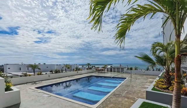 La Paz Studio: Ocean Views, Pool & Beach Nearby!