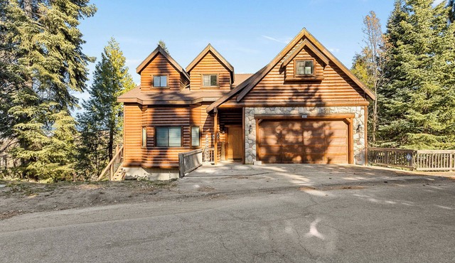 Lake Arrowhead Cabin with Lake View Sleeps 12