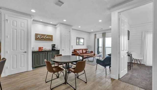 Lake Conroe Waterfront | Pool & Boat Ramp | Seven Coves Resort | Near Dining & Family Fun in Willis