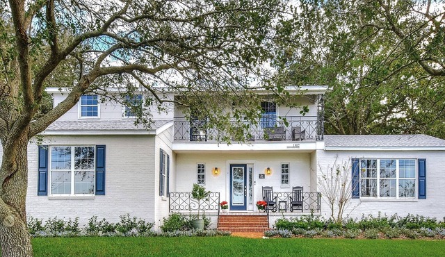 Lake View, Game Room, 10 minutes to Legoland - Perfect for Large Families! in Winter Haven