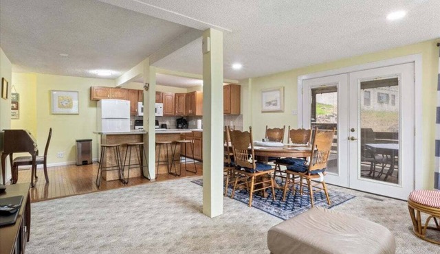 Lakefront Escape, Sunrise Views, Boat Slip & Community Dock Access in Roach