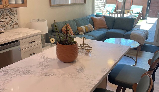 Lakeshore new ADU home, lg 1-2 bed/office own kitchen, bath, entry, yard, pkg,