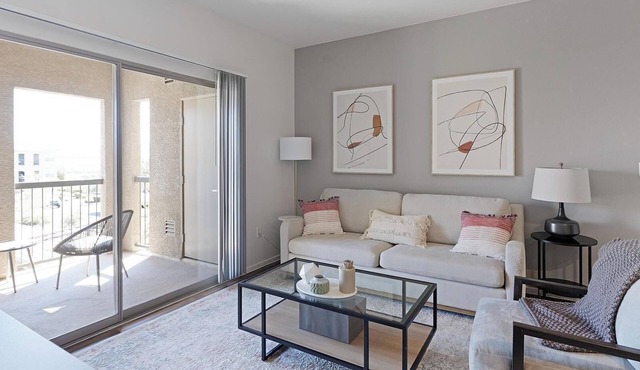 Landing | Modern 1BD, Gym in North Las Vegas