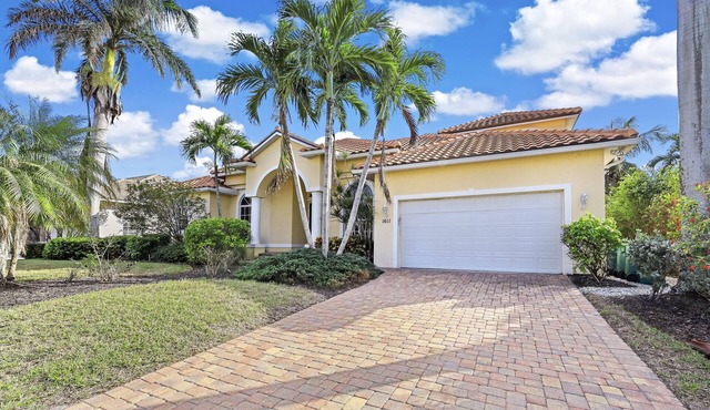 Large Waterfront Home | All-Day Sun at Pool in Marco Island