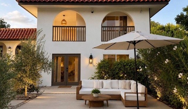 Lavender House + Guest Suite - Sleeps 11