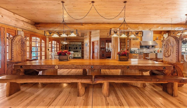 Legacy Lodge & Barn Retreat, Sleeps 42 in Heber